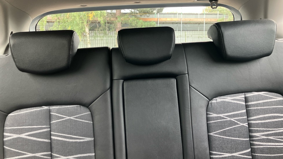 Kia Venga 1.6 3 5dr Auto [6] Petrol Hatchback - Image 15