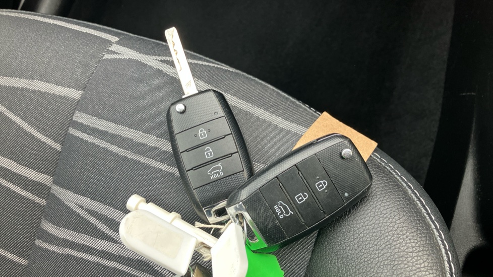 Kia Venga 1.6 3 5dr Auto [6] Petrol Hatchback - Image 20
