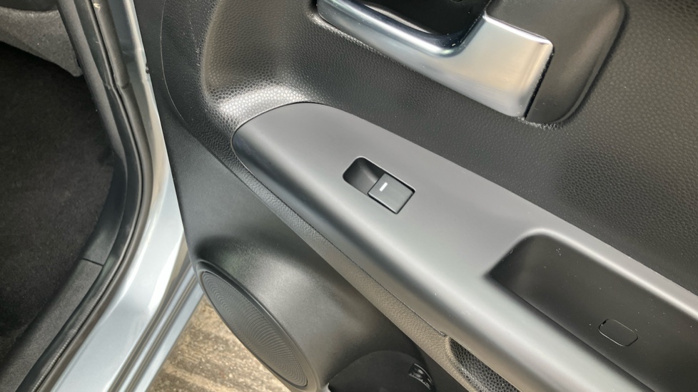 Kia Venga 1.6 3 5dr Auto [6] Petrol Hatchback - Image 37