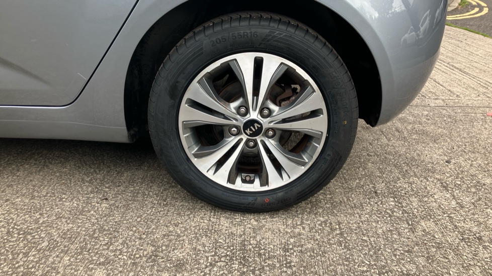 Kia Venga 1.6 3 5dr Auto [6] Petrol Hatchback - Image 41