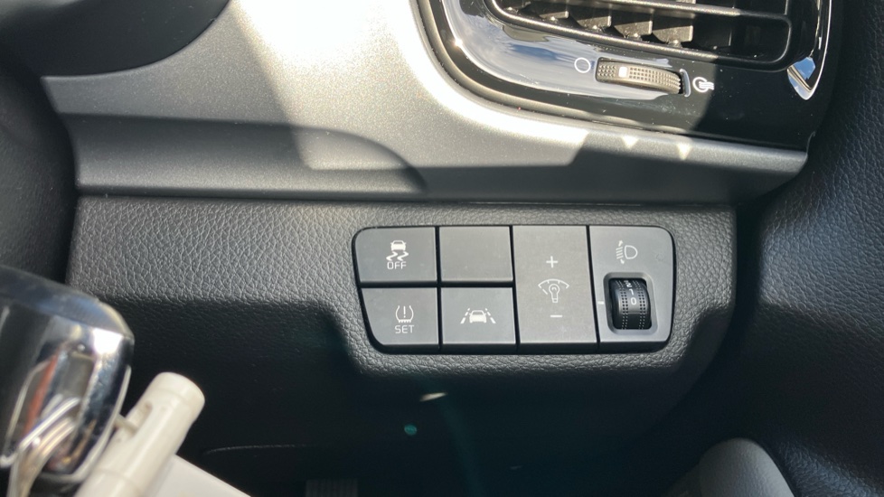 Kia Stonic 1.0T GDi 3 5dr Auto Petrol Estate - Image 41