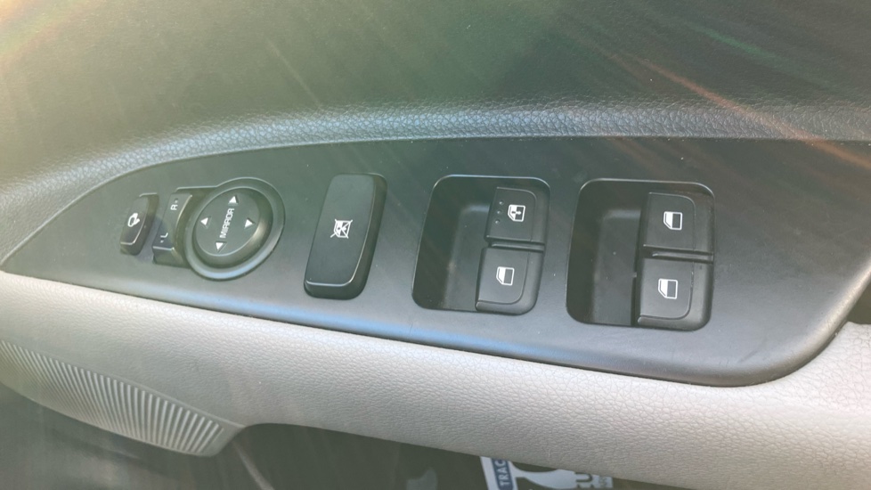 Kia Stonic 1.0T GDi 3 5dr Auto Petrol Estate - Image 42
