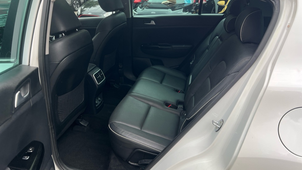 Kia Sportage 1.7 CRDi ISG 3 5dr Diesel Estate - Image 16