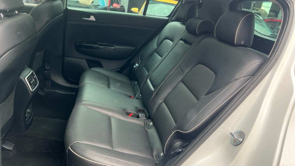 Kia Sportage 1.7 CRDi ISG 3 5dr Diesel Estate - Image 22