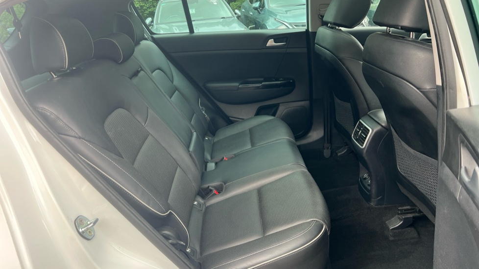 Kia Sportage 1.7 CRDi ISG 3 5dr Diesel Estate - Image 25