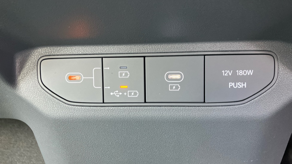 Kia EV3 150kW Air 81.4kWh 5dr Auto Electric Estate - Image 35