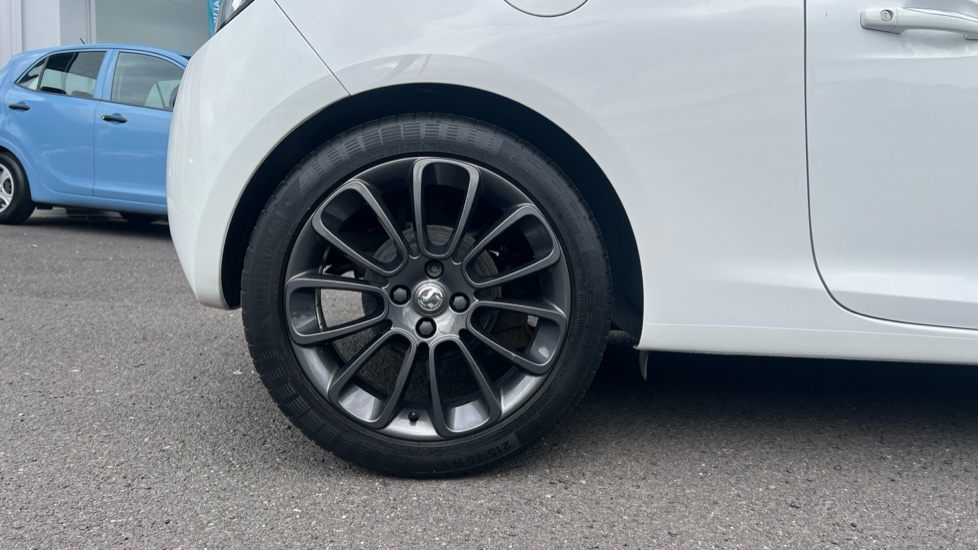 Vauxhall Adam 1.4i Glam 3dr Petrol Hatchback - Image 7