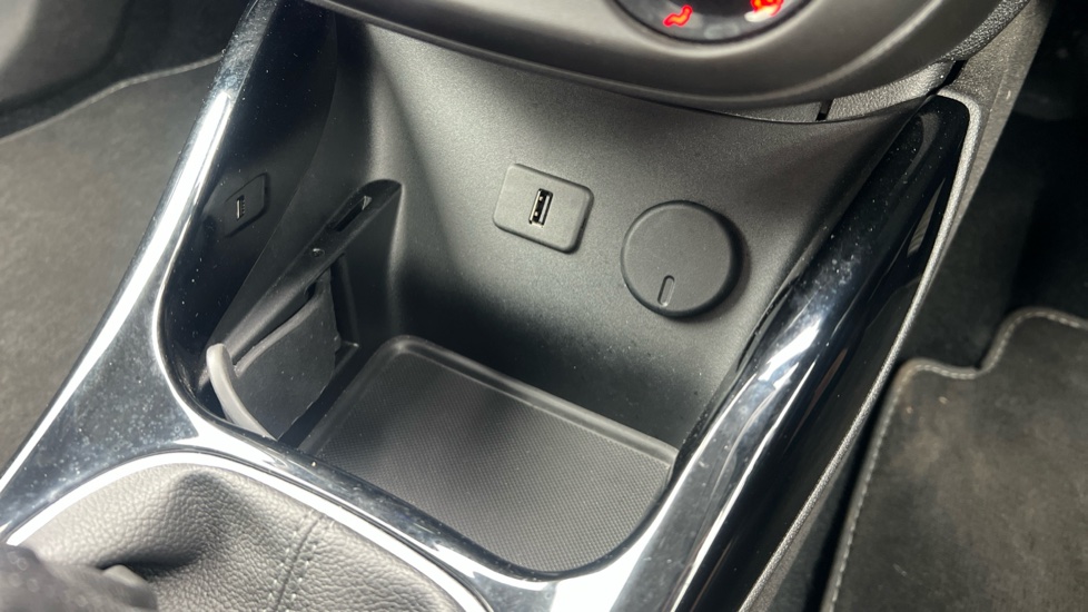 Vauxhall Adam 1.4i Glam 3dr Petrol Hatchback - Image 40