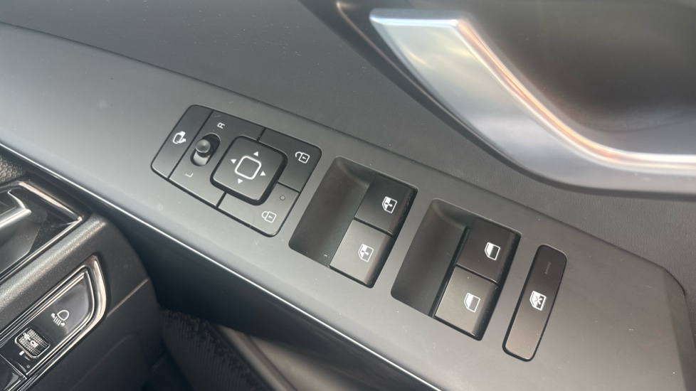 Kia Niro 150kW 3 65kWh 5dr Auto Electric Estate - Image 21