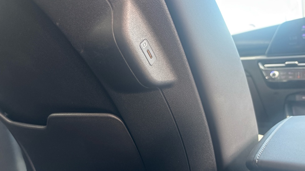 Kia Niro 150kW 3 65kWh 5dr Auto Electric Estate - Image 37