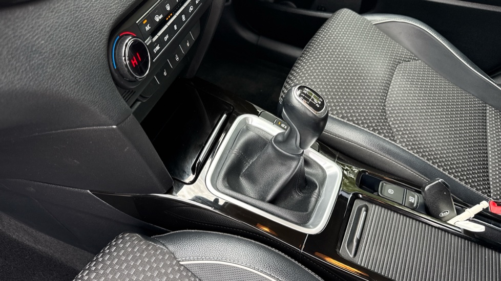Kia Xceed 1.0T GDi ISG 3 5dr Petrol Hatchback - Image 13
