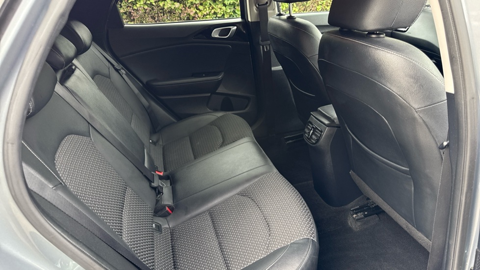 Kia Xceed 1.0T GDi ISG 3 5dr Petrol Hatchback - Image 16