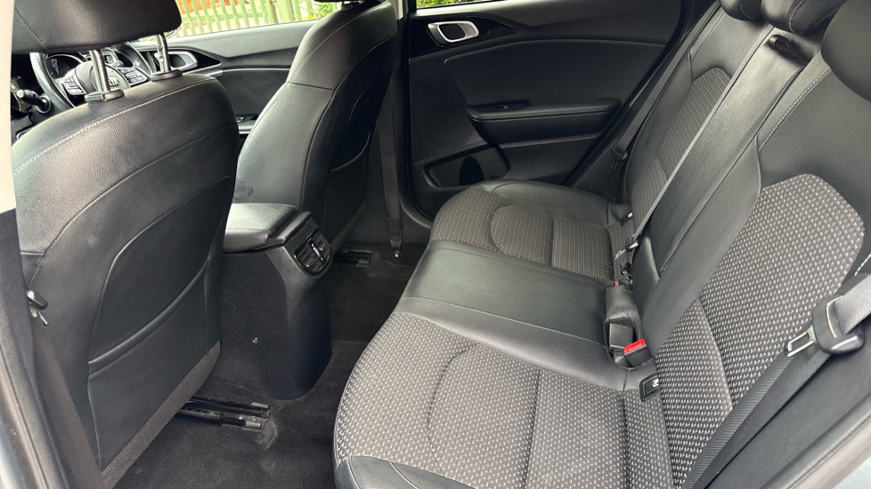 Kia Xceed 1.0T GDi ISG 3 5dr Petrol Hatchback - Image 28