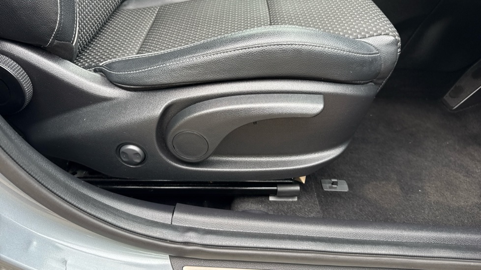 Kia Xceed 1.0T GDi ISG 3 5dr Petrol Hatchback - Image 32