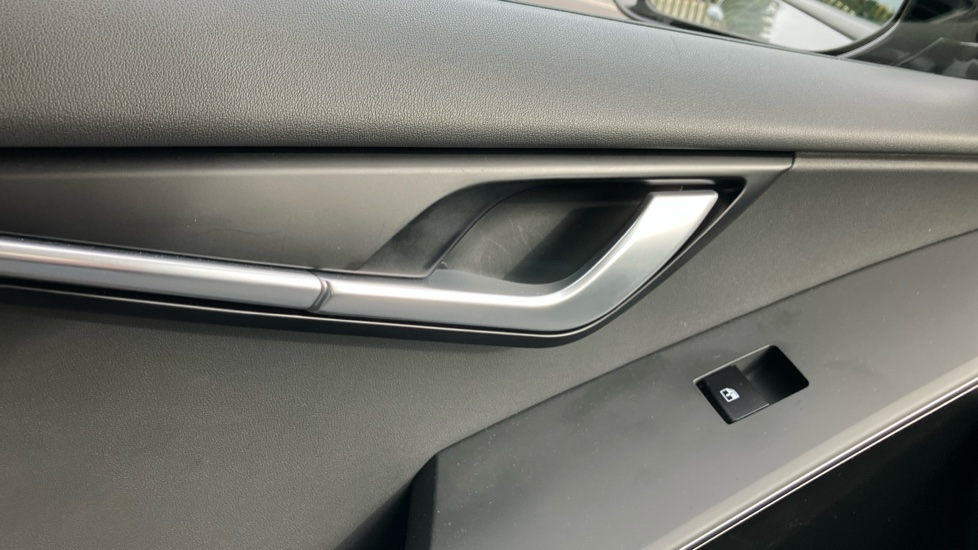 Kia Niro 1.6 GDi 136 Hybrid Evolve 5dr DCT Hybrid Estate - Image 22