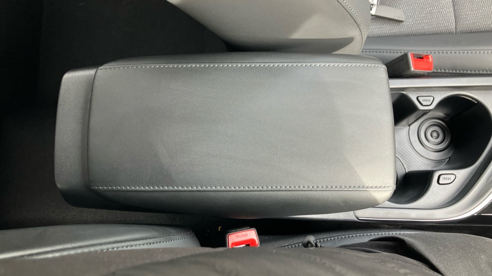 Kia Niro 1.6 GDi 136 Hybrid Evolve 5dr DCT Hybrid Estate - Image 39
