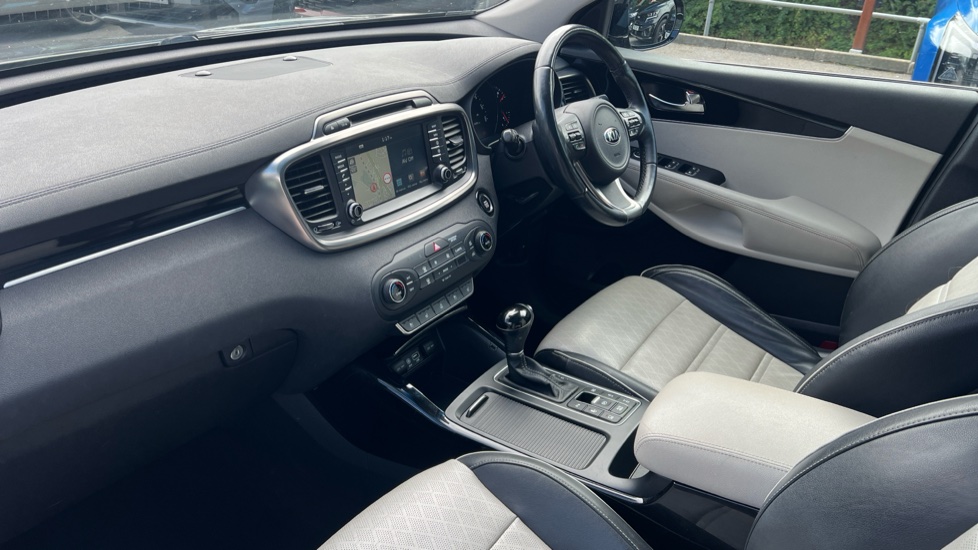 Kia Sorento 2.2 CRDi KX-4 5dr Auto Diesel Station Wagon - Image 9