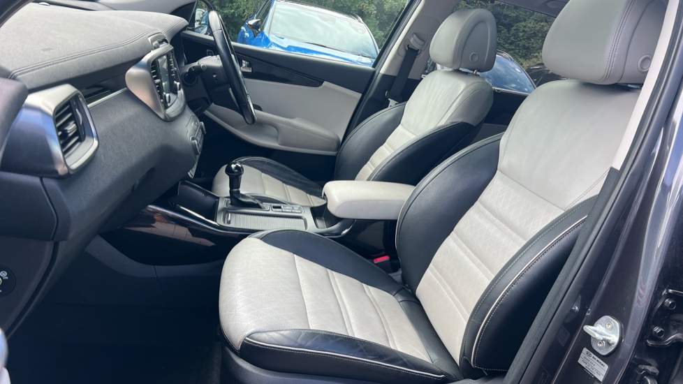 Kia Sorento 2.2 CRDi KX-4 5dr Auto Diesel Station Wagon - Image 21