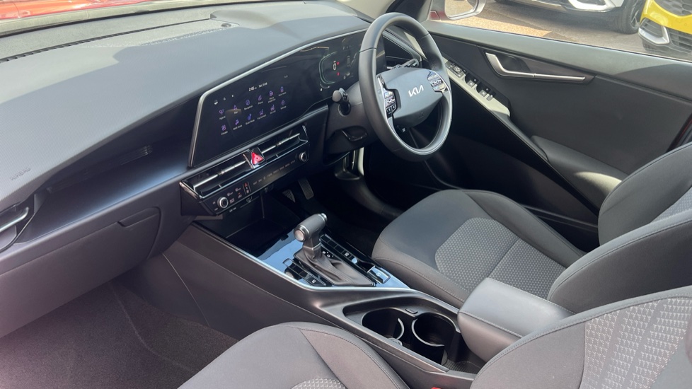 Kia Niro 1.6 GDi 127 Hybrid 2 Nav 5dr DCT Hybrid Estate - Image 9