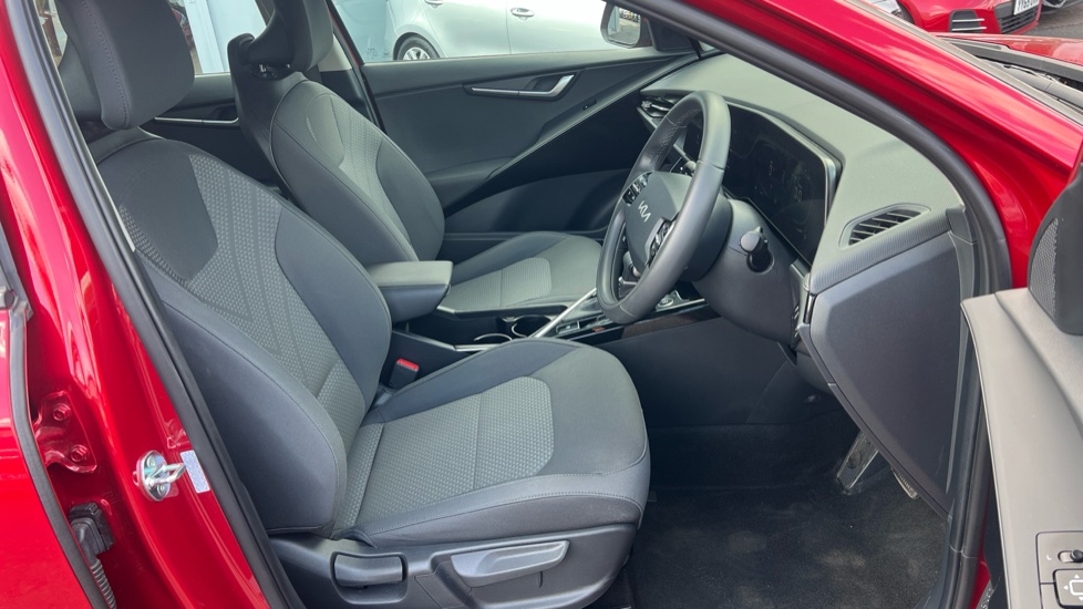 Kia Niro 1.6 GDi 127 Hybrid 2 Nav 5dr DCT Hybrid Estate - Image 25