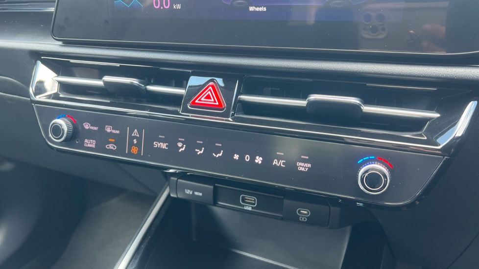 Kia Niro 1.6 GDi 127 Hybrid 2 Nav 5dr DCT Hybrid Estate - Image 37