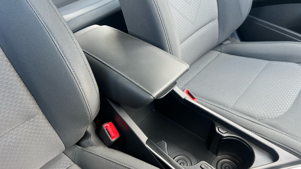 Kia Niro 1.6 GDi 127 Hybrid 2 Nav 5dr DCT Hybrid Estate - Image 42