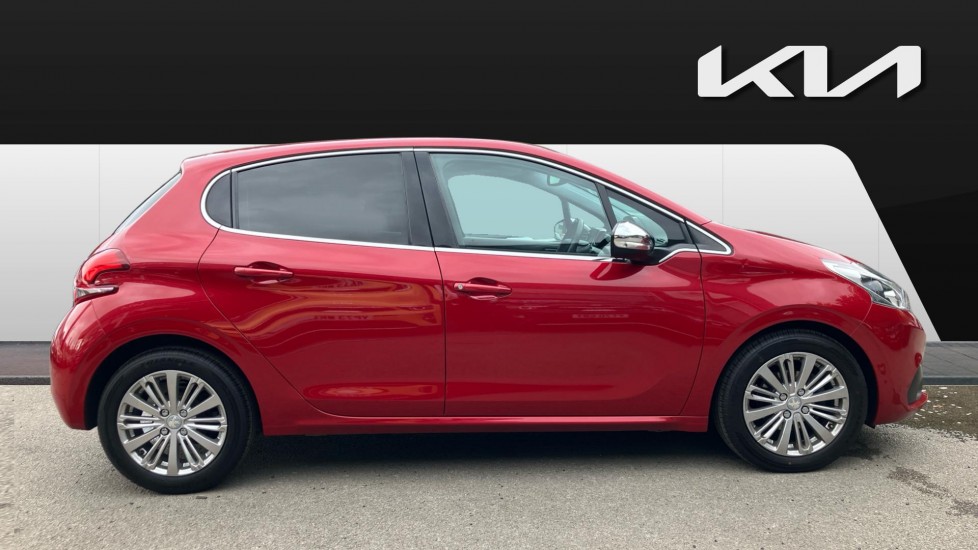 Peugeot 208 1.2 PureTech 82 Allure 5dr Petrol Hatchback - Image 5