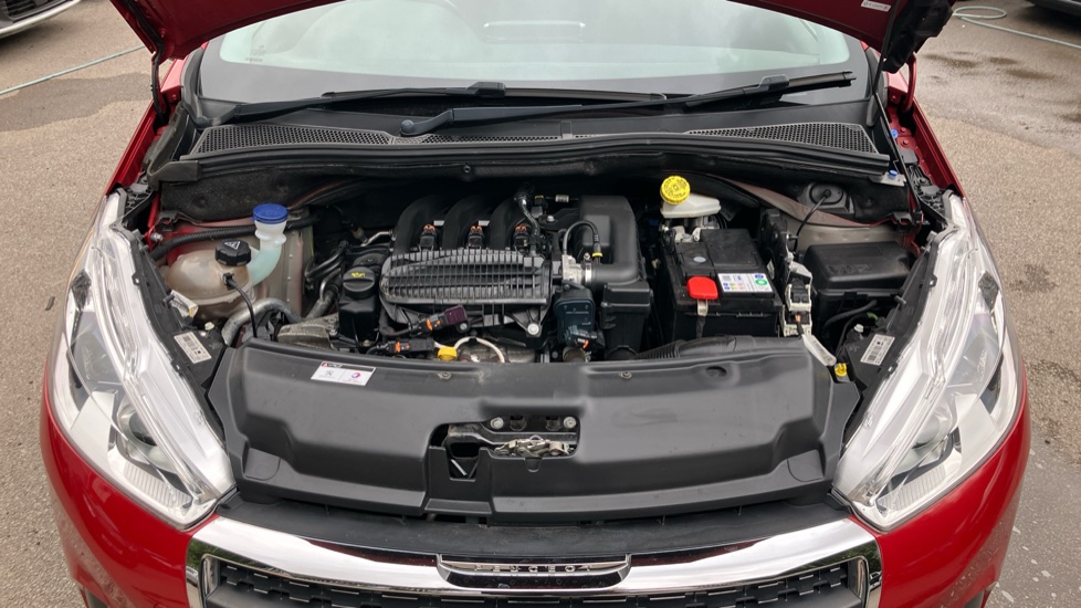 Peugeot 208 1.2 PureTech 82 Allure 5dr Petrol Hatchback - Image 8