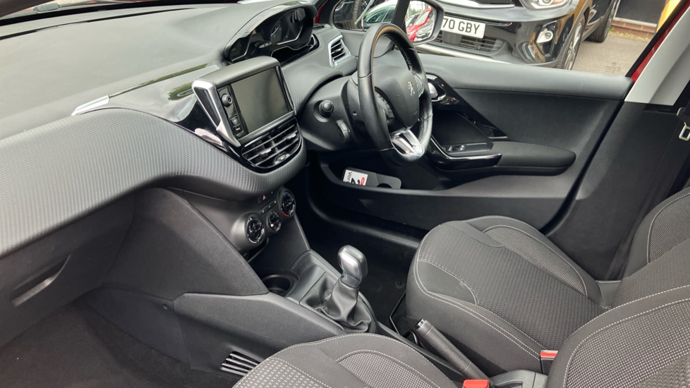 Peugeot 208 1.2 PureTech 82 Allure 5dr Petrol Hatchback - Image 9