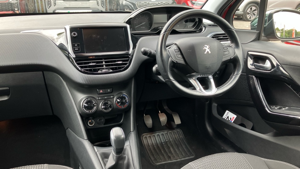Peugeot 208 1.2 PureTech 82 Allure 5dr Petrol Hatchback - Image 10