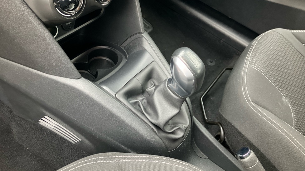 Peugeot 208 1.2 PureTech 82 Allure 5dr Petrol Hatchback - Image 13