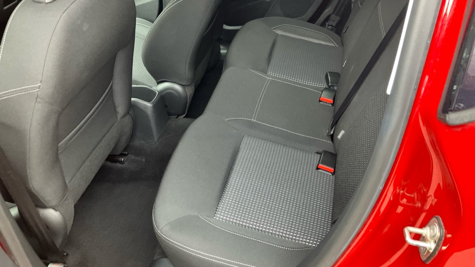 Peugeot 208 1.2 PureTech 82 Allure 5dr Petrol Hatchback - Image 16