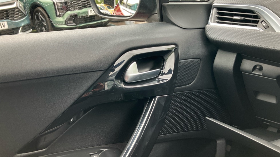 Peugeot 208 1.2 PureTech 82 Allure 5dr Petrol Hatchback - Image 21