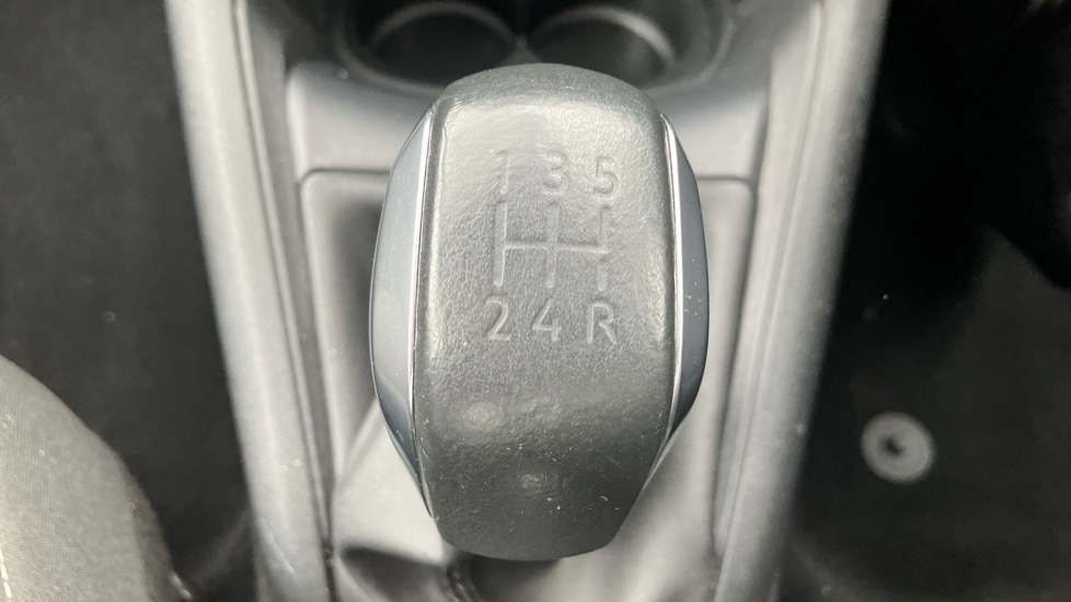Peugeot 208 1.2 PureTech 82 Allure 5dr Petrol Hatchback - Image 33