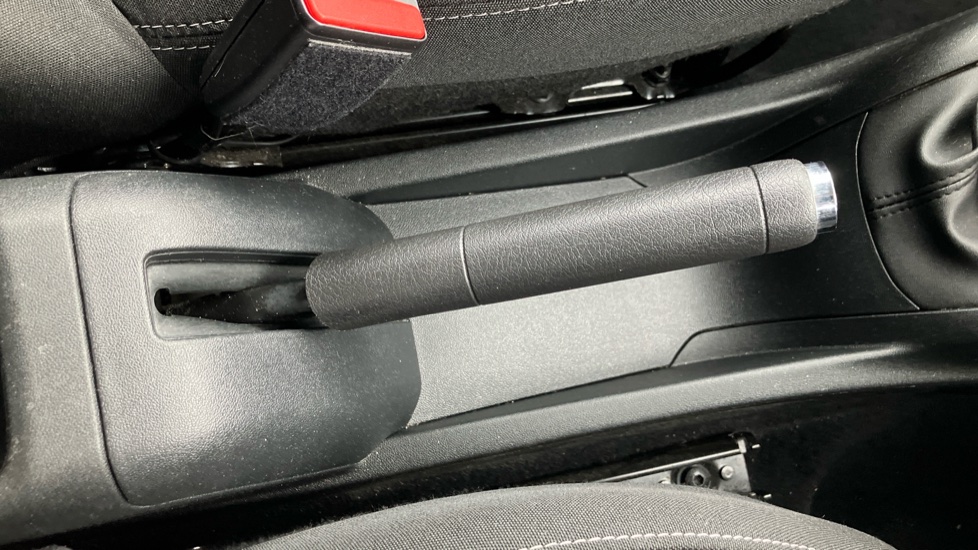 Peugeot 208 1.2 PureTech 82 Allure 5dr Petrol Hatchback - Image 34