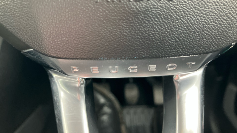 Peugeot 208 1.2 PureTech 82 Allure 5dr Petrol Hatchback - Image 40