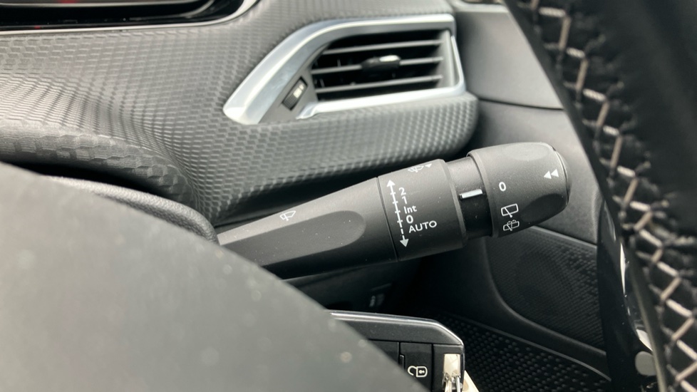 Peugeot 208 1.2 PureTech 82 Allure 5dr Petrol Hatchback - Image 42