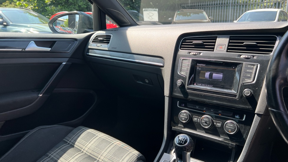 Volkswagen Golf 2.0 TDI GTD 5dr Diesel Hatchback - Image 14