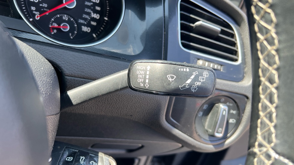 Volkswagen Golf 2.0 TDI GTD 5dr Diesel Hatchback - Image 32