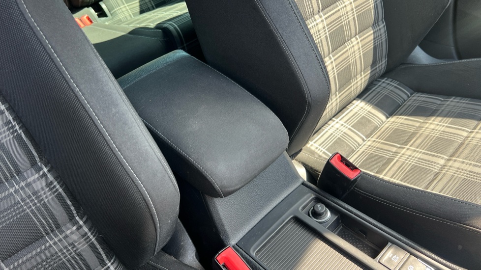 Volkswagen Golf 2.0 TDI GTD 5dr Diesel Hatchback - Image 47
