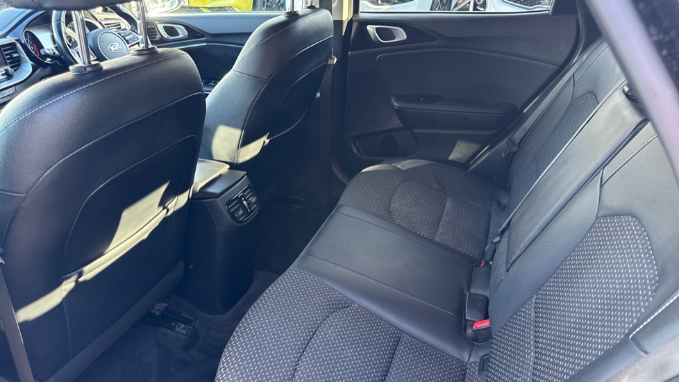 Kia Xceed 1.6 CRDi ISG 3 5dr Diesel Hatchback - Image 45