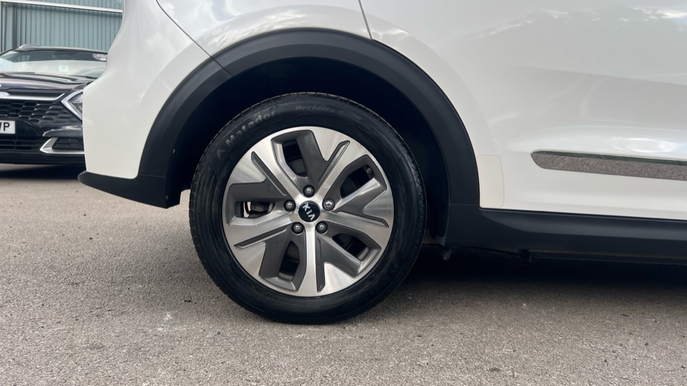 Kia E-Niro 150kW 4+ 64kWh 5dr Auto Electric Estate - Image 7