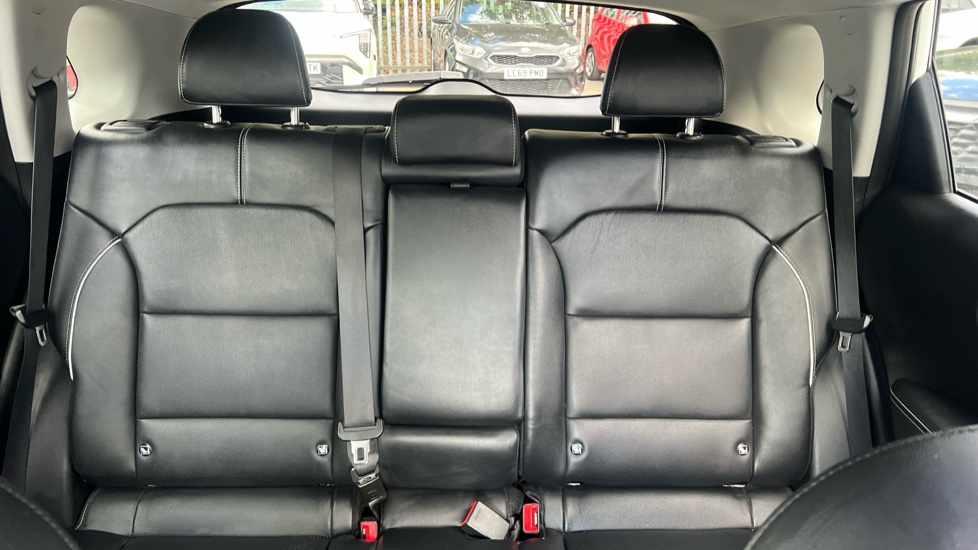 Kia E-Niro 150kW 4+ 64kWh 5dr Auto Electric Estate - Image 15