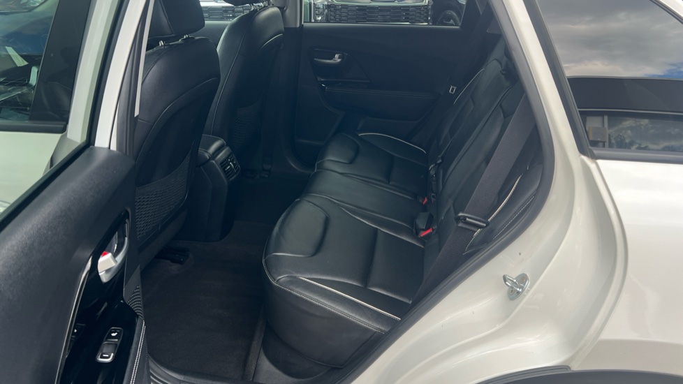 Kia E-Niro 150kW 4+ 64kWh 5dr Auto Electric Estate - Image 16