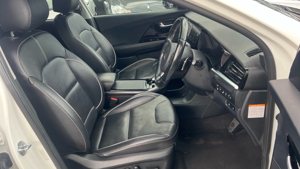 Kia E-Niro 150kW 4+ 64kWh 5dr Auto Electric Estate - Image 27