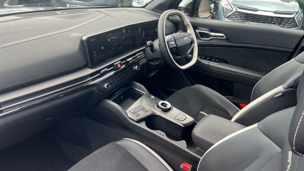Kia Sportage 1.6T GDi HEV GT-Line 5dr Auto Hybrid Estate - Image 9