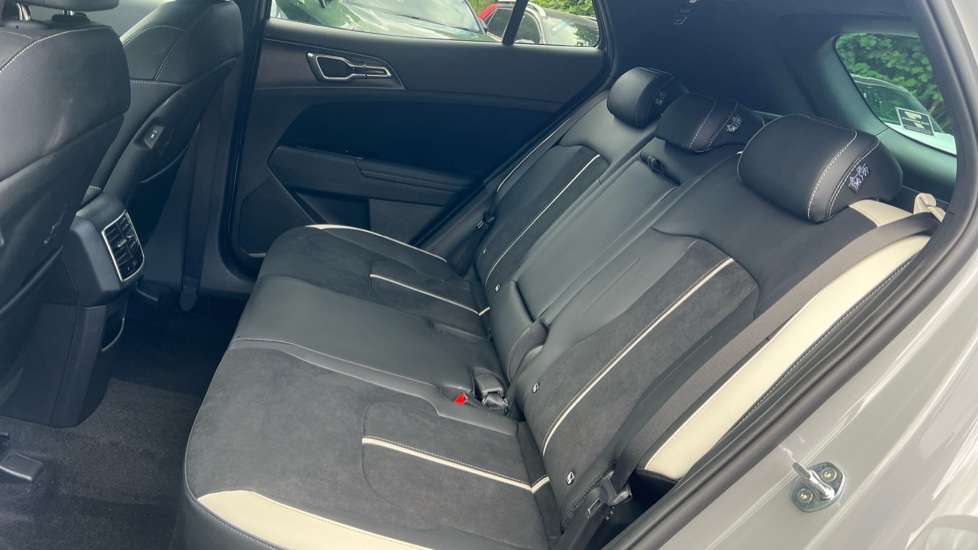 Kia Sportage 1.6T GDi HEV GT-Line 5dr Auto Hybrid Estate - Image 23