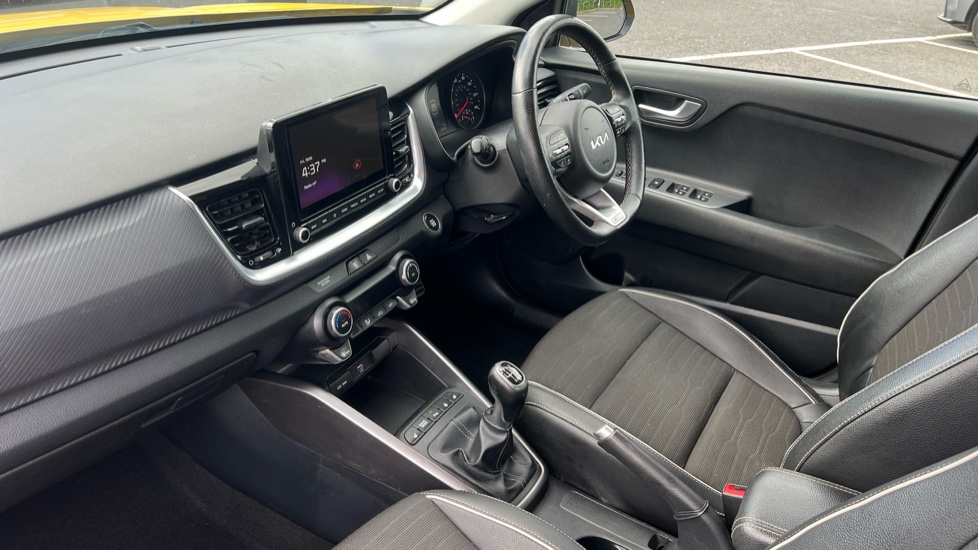 Kia Stonic 1.0T GDi 48V GT-Line S 5dr Petrol Estate - Image 9