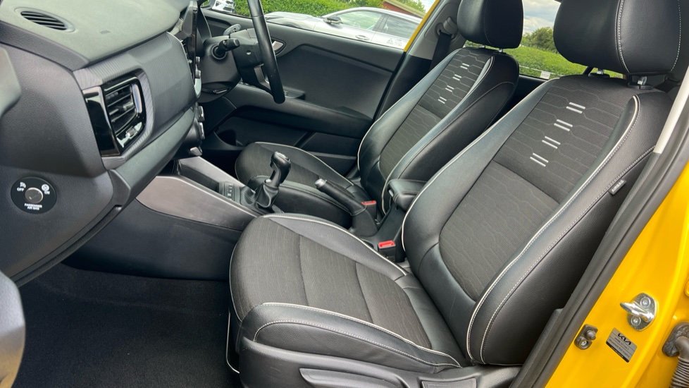 Kia Stonic 1.0T GDi 48V GT-Line S 5dr Petrol Estate - Image 21