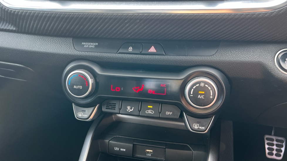 Kia Stonic 1.0T GDi 48V GT-Line S 5dr Petrol Estate - Image 36